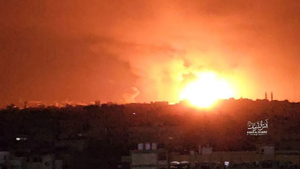 Al Jazeera: 14 человек погибли при обстреле жилых домов в Рафахе