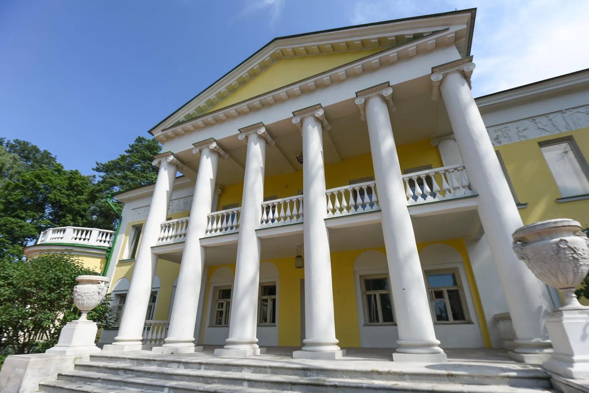 Александр Манзюк