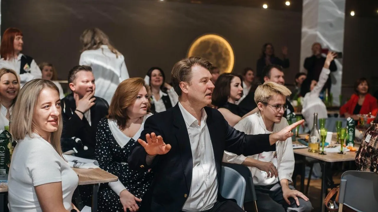 Театралы в Пушкинском отметили День культуры антиквизом