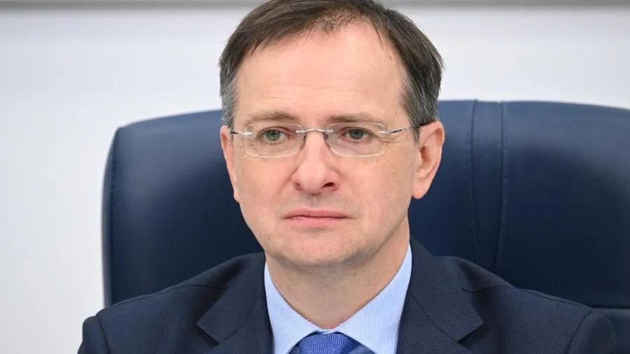 Мединский не опроверг слова Пескова о том, что он курирует переговоры по Украине
