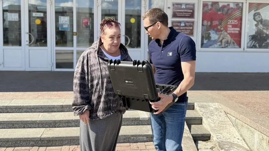В Сергиевом Посаде депутат Мособлдумы Александр Легков передал дрон для фронта