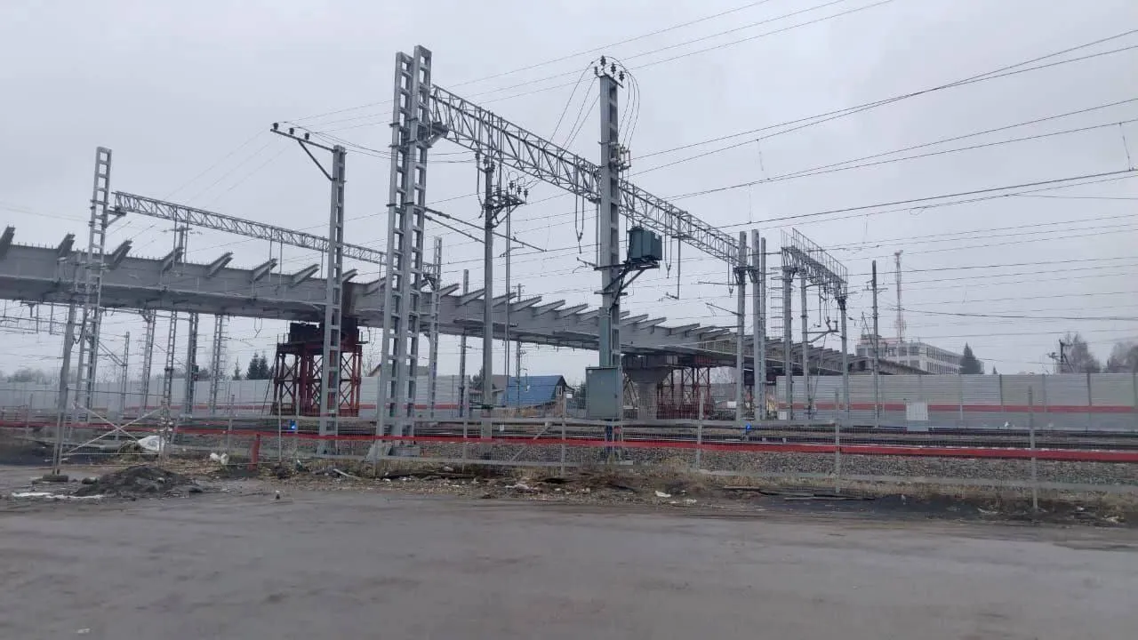 В Апрелевке начали монтаж монолитных карнизов путепровода над ж/д путями