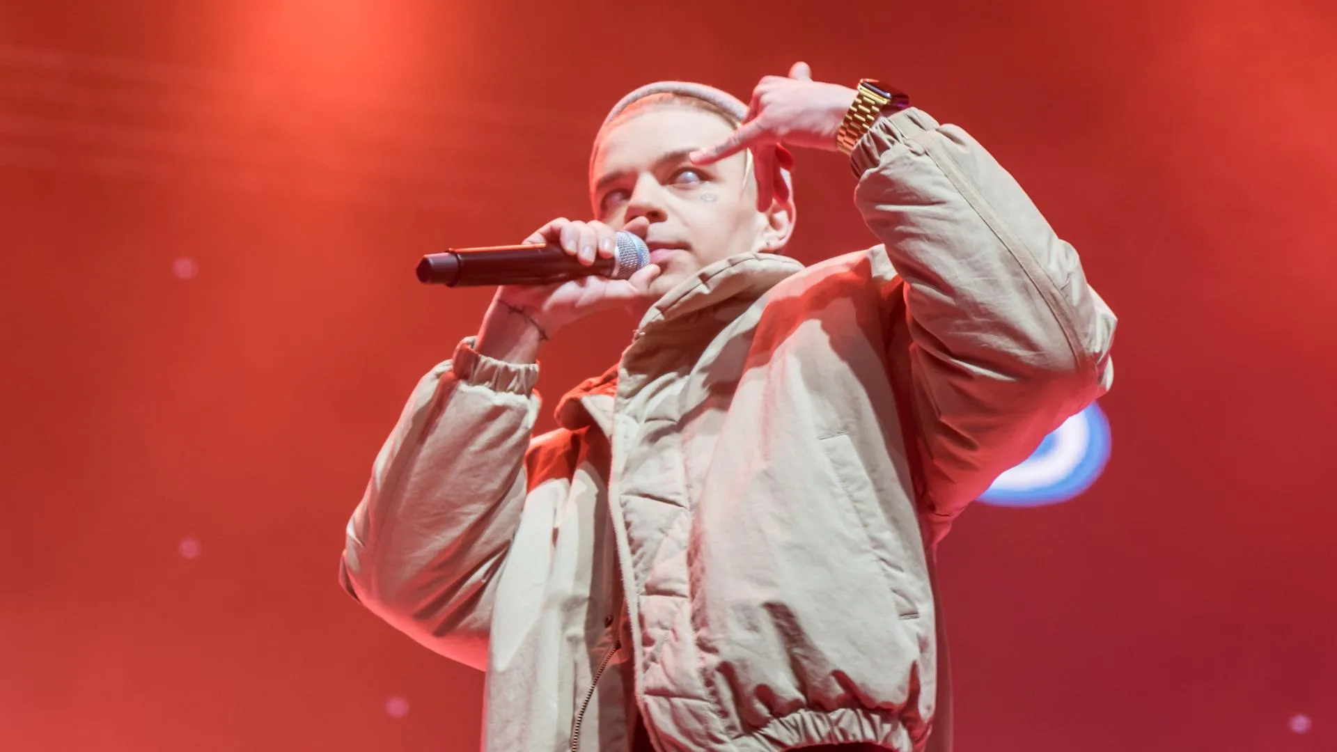 Рэпер Элджей избавляется от своего бизнеса в России