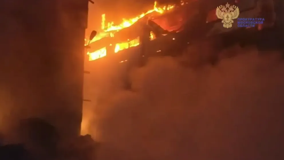 Все в огне и дыму: появилось видео крупного пожара в Щелкове