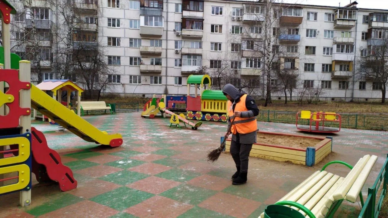 Весенняя уборка территории началась в Подмосковье