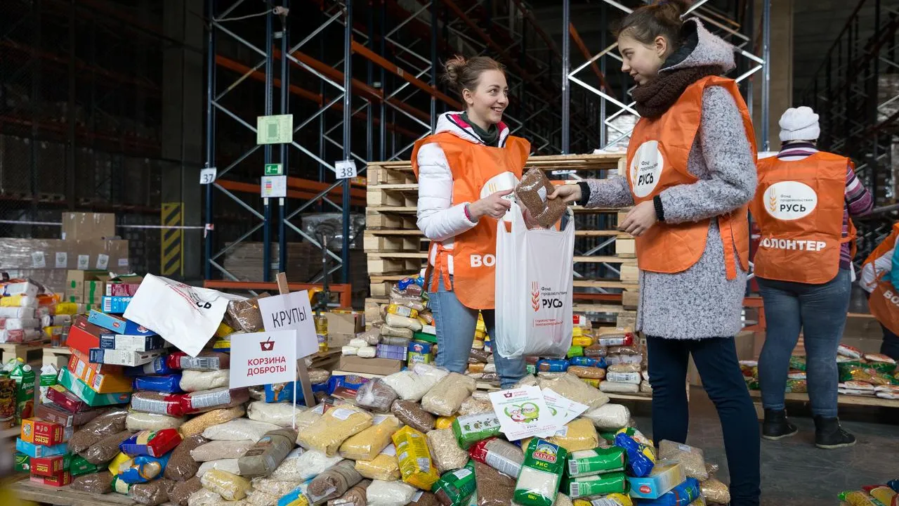 Покупатели столичных магазинов собрали продукты для малоимущих пенсионеров
