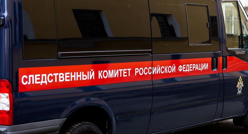 Мужчина в Астраханской области 2 года насиловал несовершеннолетних дочек на даче