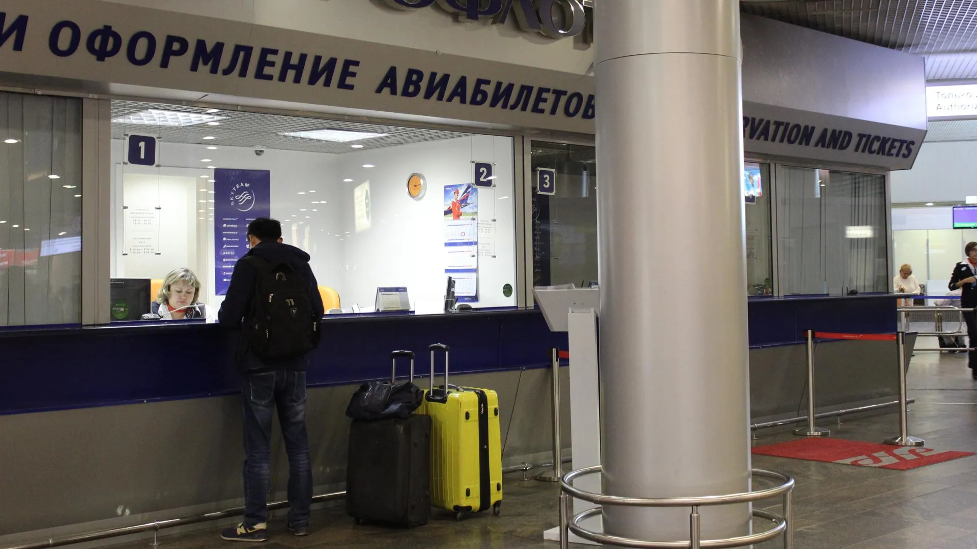 Россияне стали все чаще бронировать билеты на праздники в последний момент