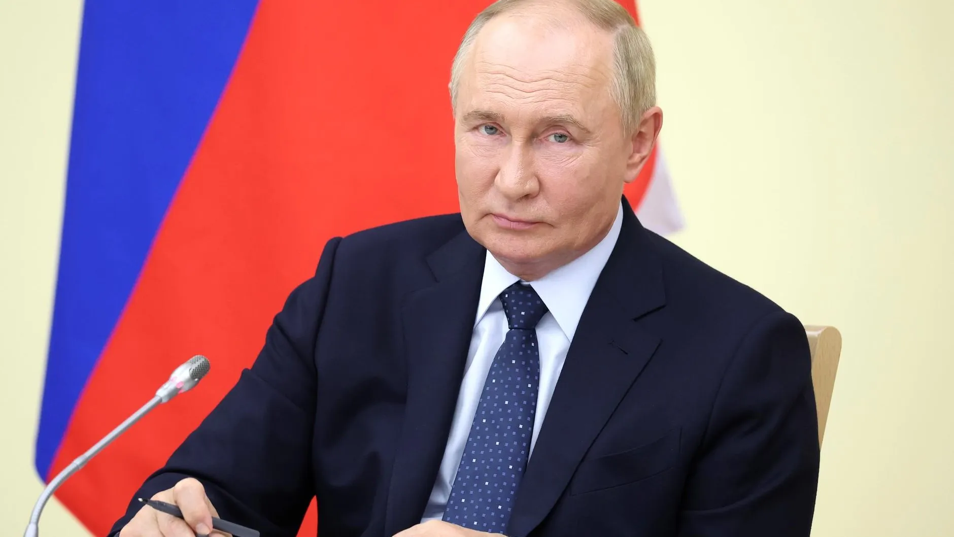 Путин: ситуация в Курской области требует мужества и собранности