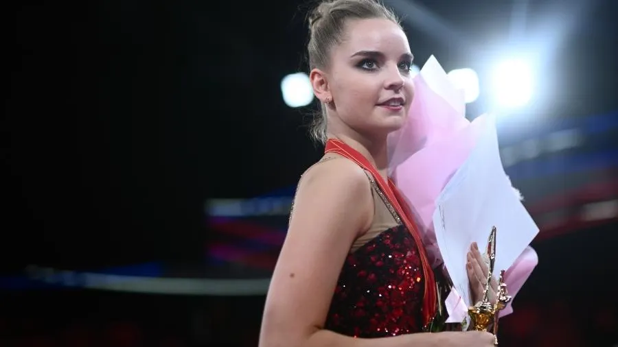 Дина Аверина закрутила роман с фигуристом Соловьевым после «Ледникового периода»