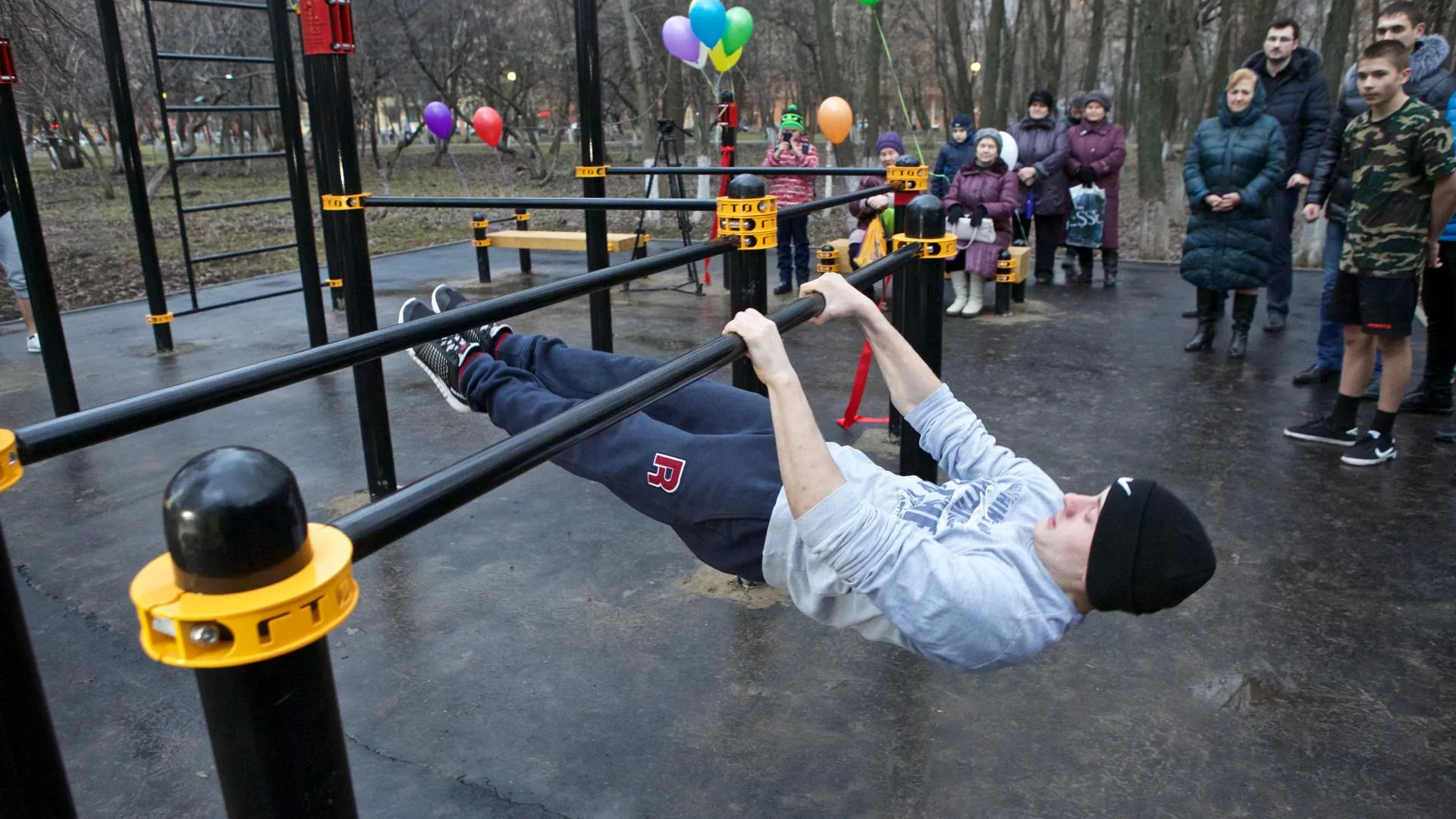 Спортивные соревнования перенесли из‑за дождя в одном из парков в микрорайоне Подольска