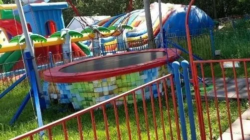 Специалисты Гостехнадзора проверили 28 каруселей и батутов на безопасность