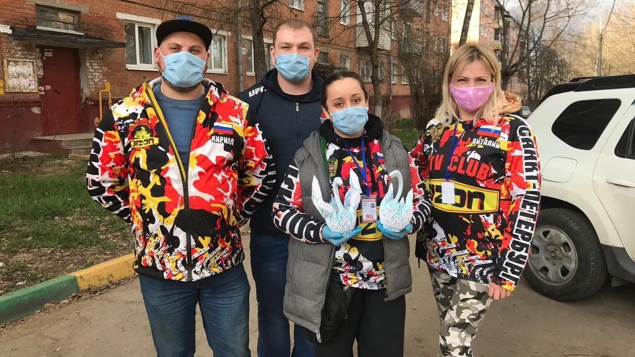 Квадроциклисты Подольска привезли продукты пожилым жителям на самоизоляции