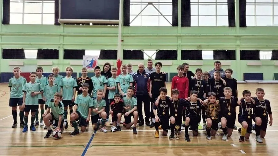 Школьники из четырех округов сыграли в мини-футбол в Рузском округе 8 февраля