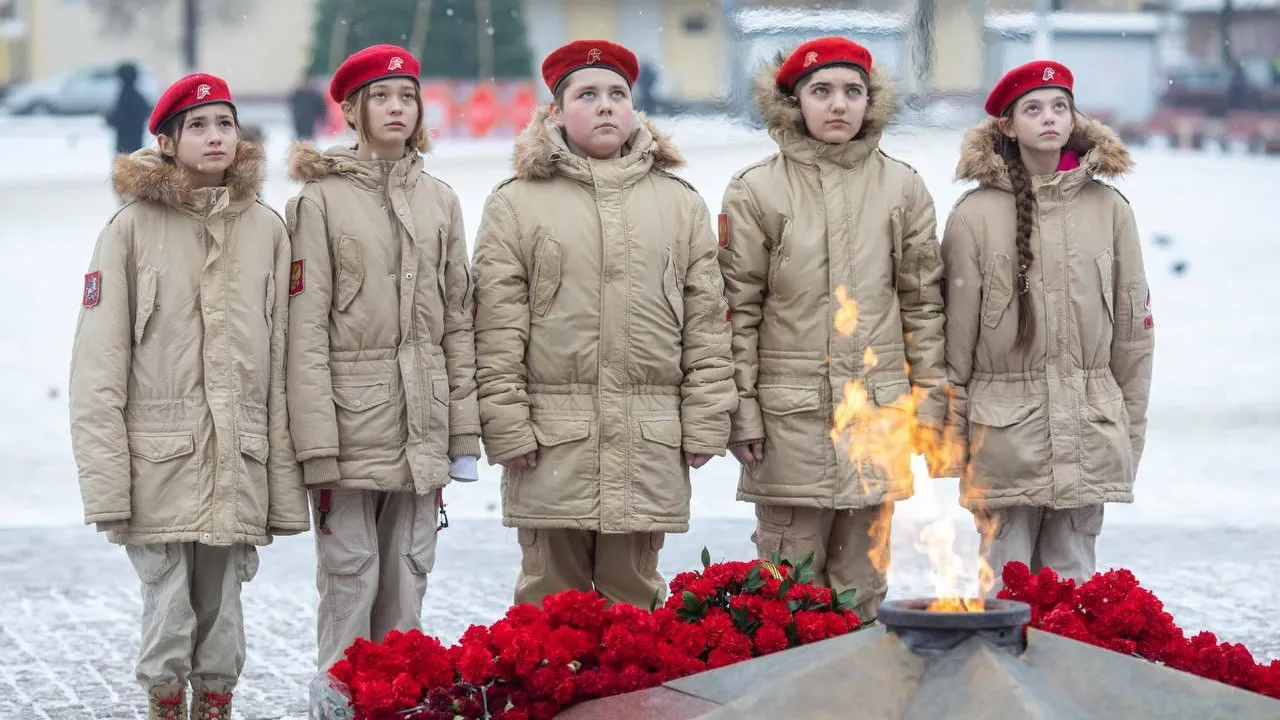В Подольске почтили память Героев Отечества и возложили цветы к Вечному огню