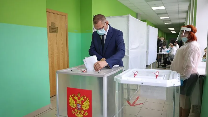 Депутат Мособлдумы Фомичев проголосовал на участке в Балашихе