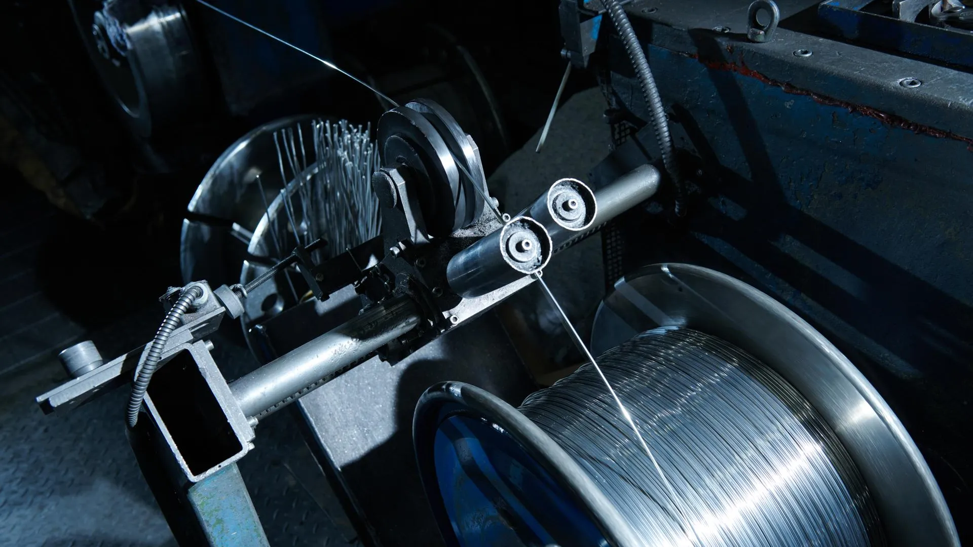 Ликсутов: выпуск кабельно-проводниковых изделий в Москве вырос на 7,2%