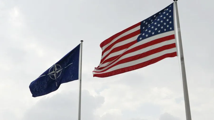 «Америка не должна быть одеялом безопасности»: США могут покинуть состав НАТО