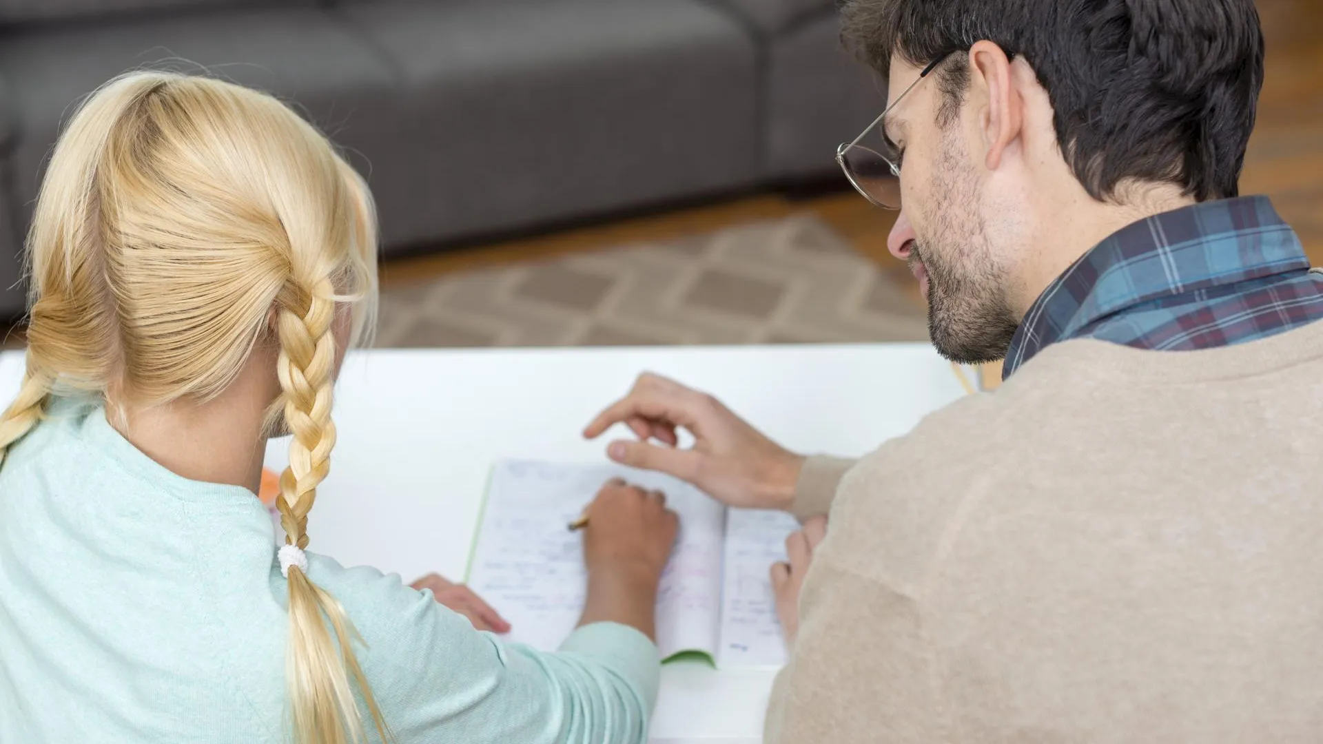 Во всем признался: как психолог из Владикавказа «лечил» детей и сколько пострадавших от его действий