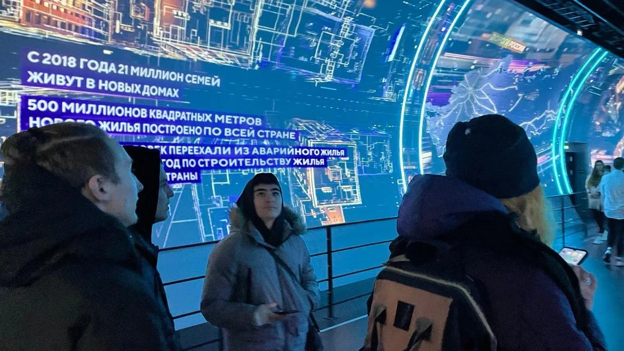 Студенты колледжа Реутова посетили с экскурсией ВДНХ