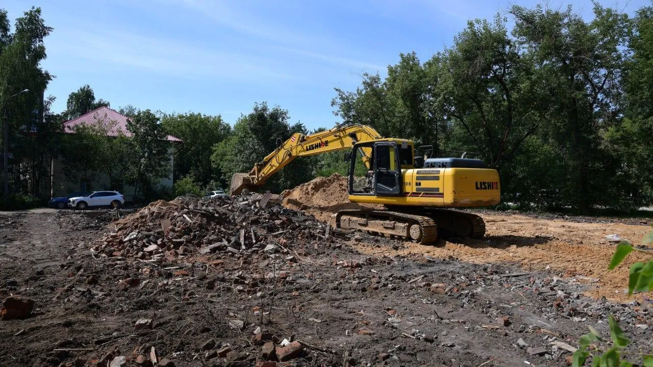 В Дмитровском округе в 2025 году снесли 48 аварийных многоквартирных домов