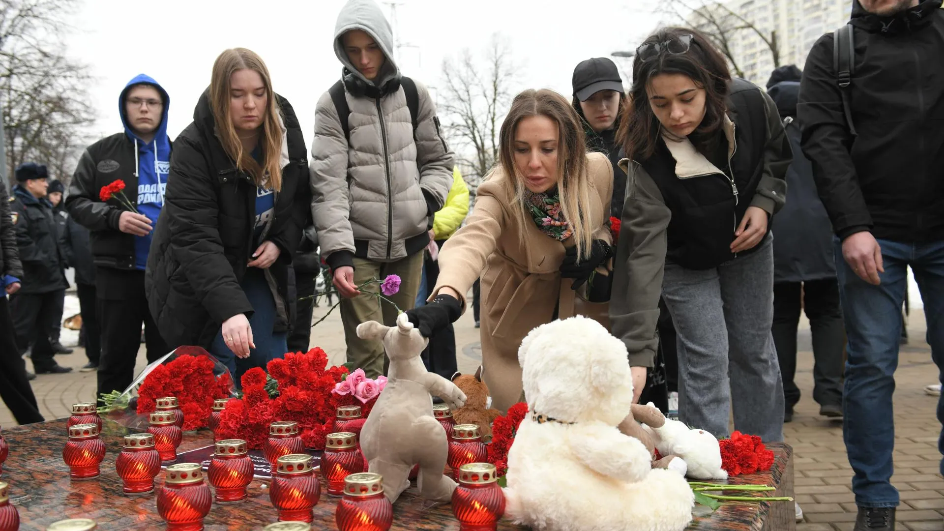 В Химках почтили память погибших во время теракта в «Крокус Сити Холл»