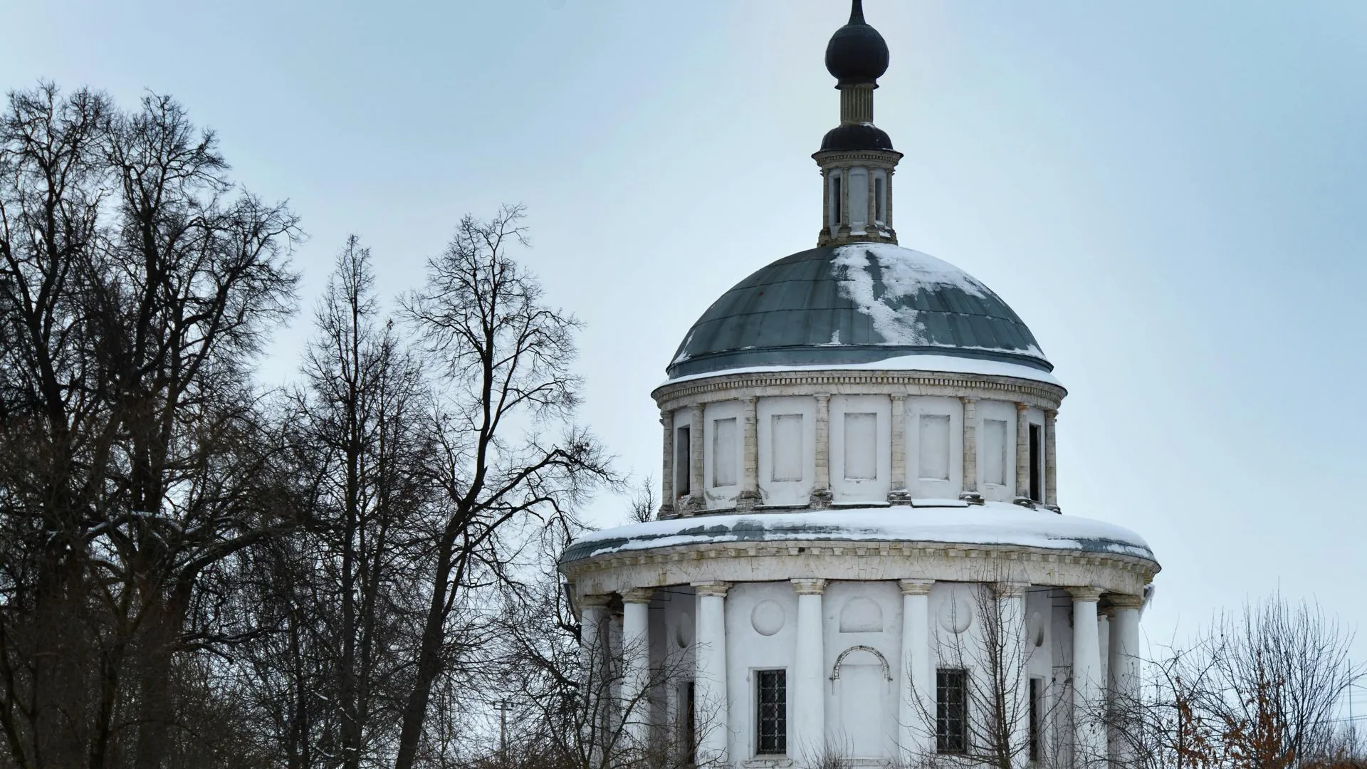 Дороги к церквям и кладбищам Подмосковья проверят перед Пасхой