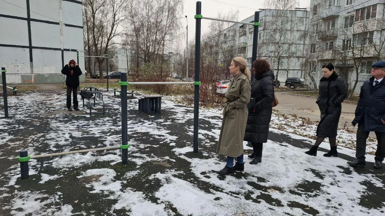 Замглавы Чехова проверила содержание территорий в микрорайоне Венюково
