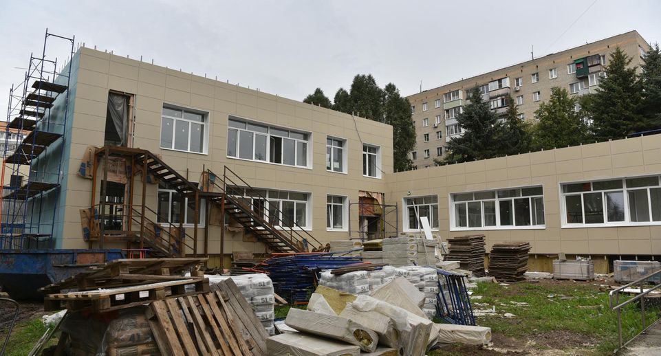 В Балашихе проверили ход капремонта детского сада в мкр Железнодорожный