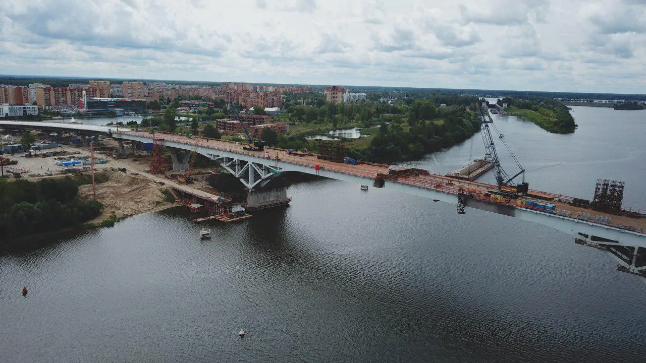 В Дубне начали благоустраивать территорию строительства моста через Волгу
