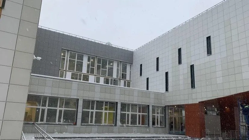 Электроснабжение нового учебного корпуса школы в Щелкове обеспечили энергетики Подмосковья