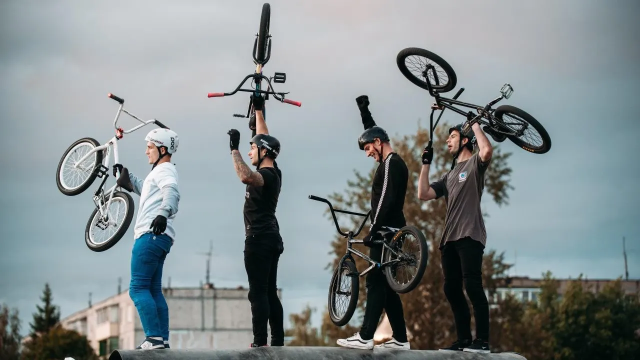 Выступления экстремалов на BMX и Color fest провели на Дне физкультурника в Электрогорске