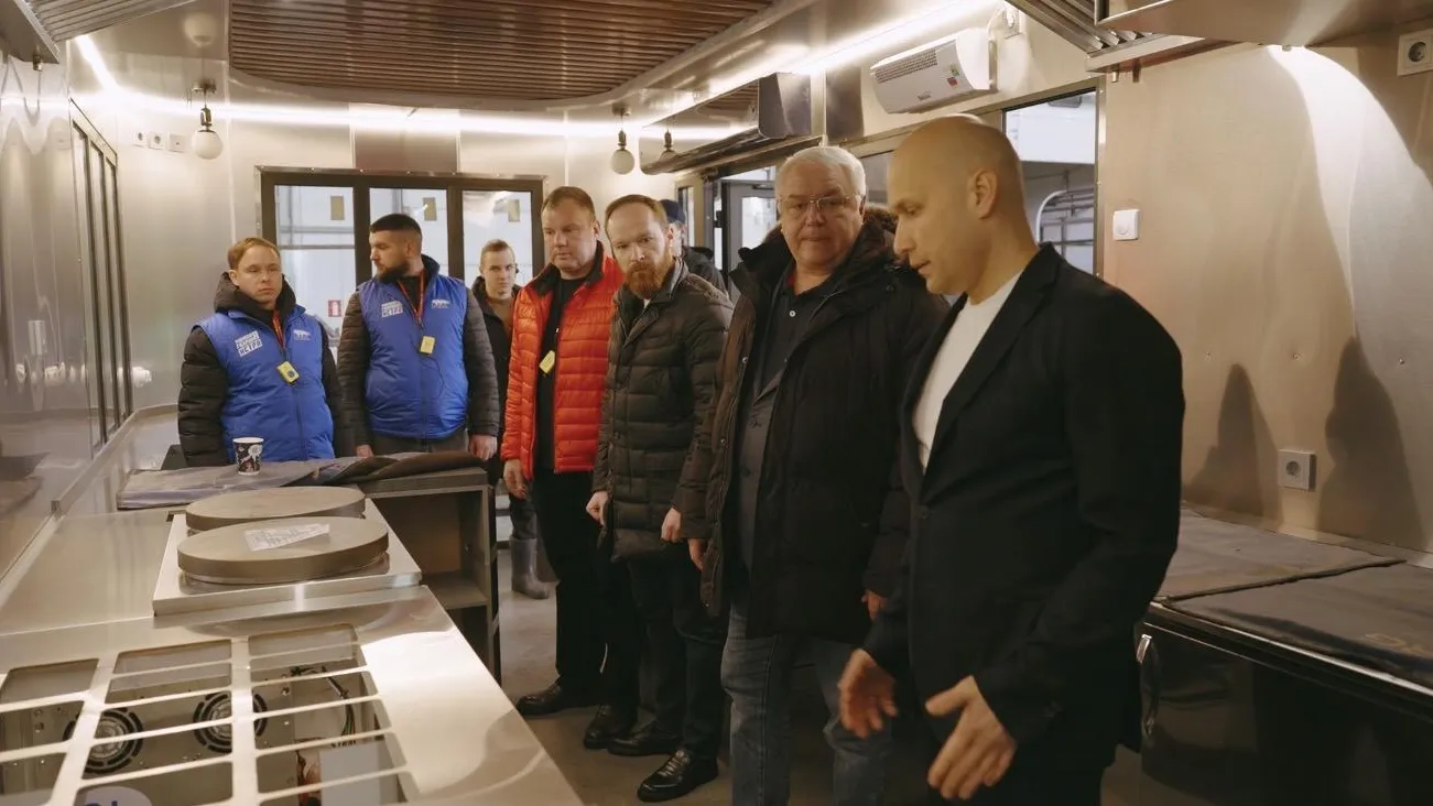 Студенты в Истре посетили завод «Мобитрак»