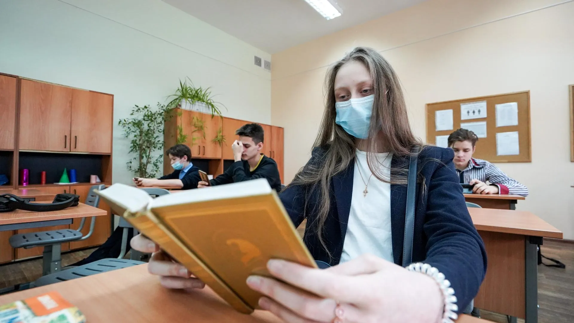 В школах и детских лагерях Подмосковья сняли ряд Covid‑ограничений