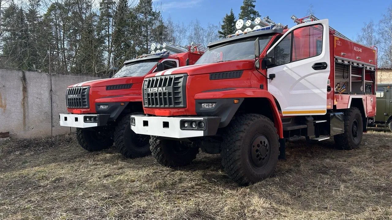 Две новые автоцистерны усилили лесопожарные формирования Подмосковья