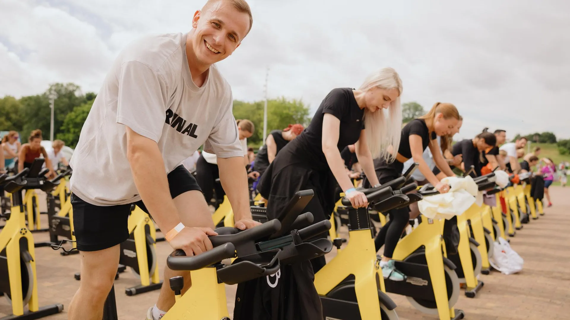 Фитнес-город под открытым небом: как прошел юбилейный DDX Fitness FEST