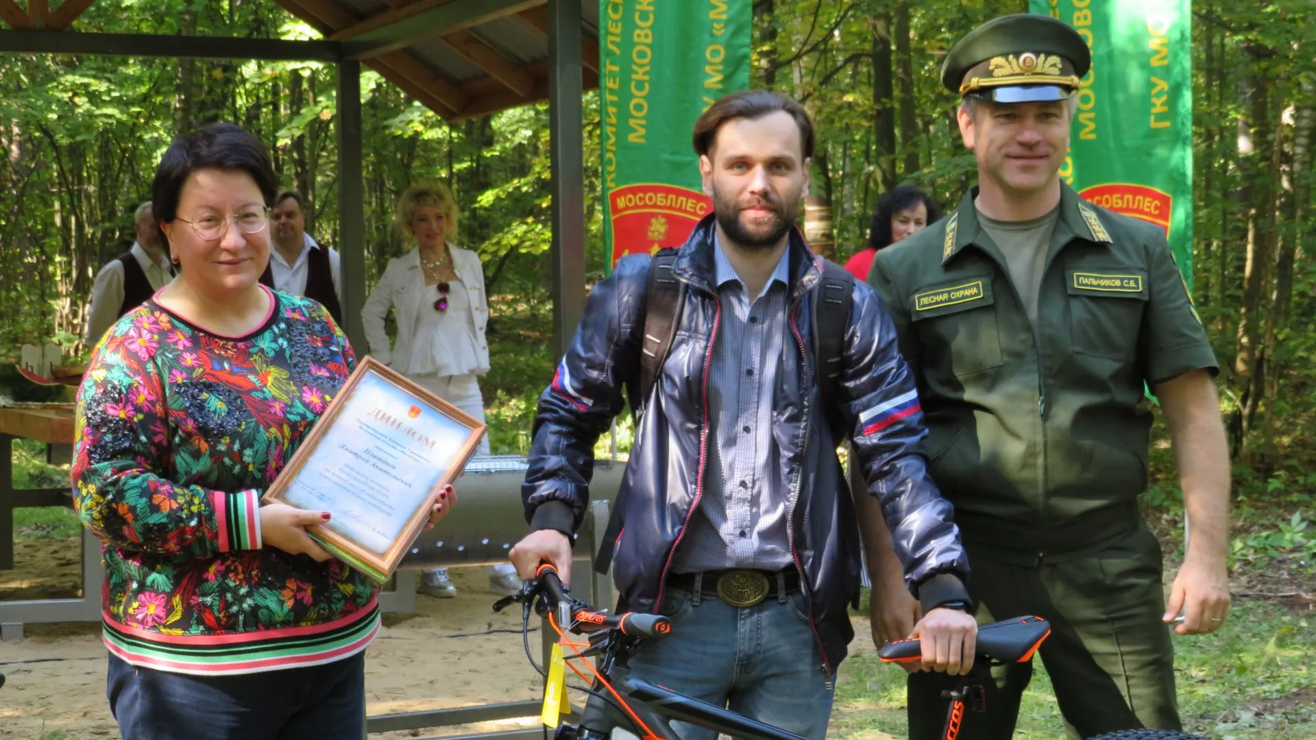 Горный велосипед вручили победителю областного экологического конкурса в Красногорске