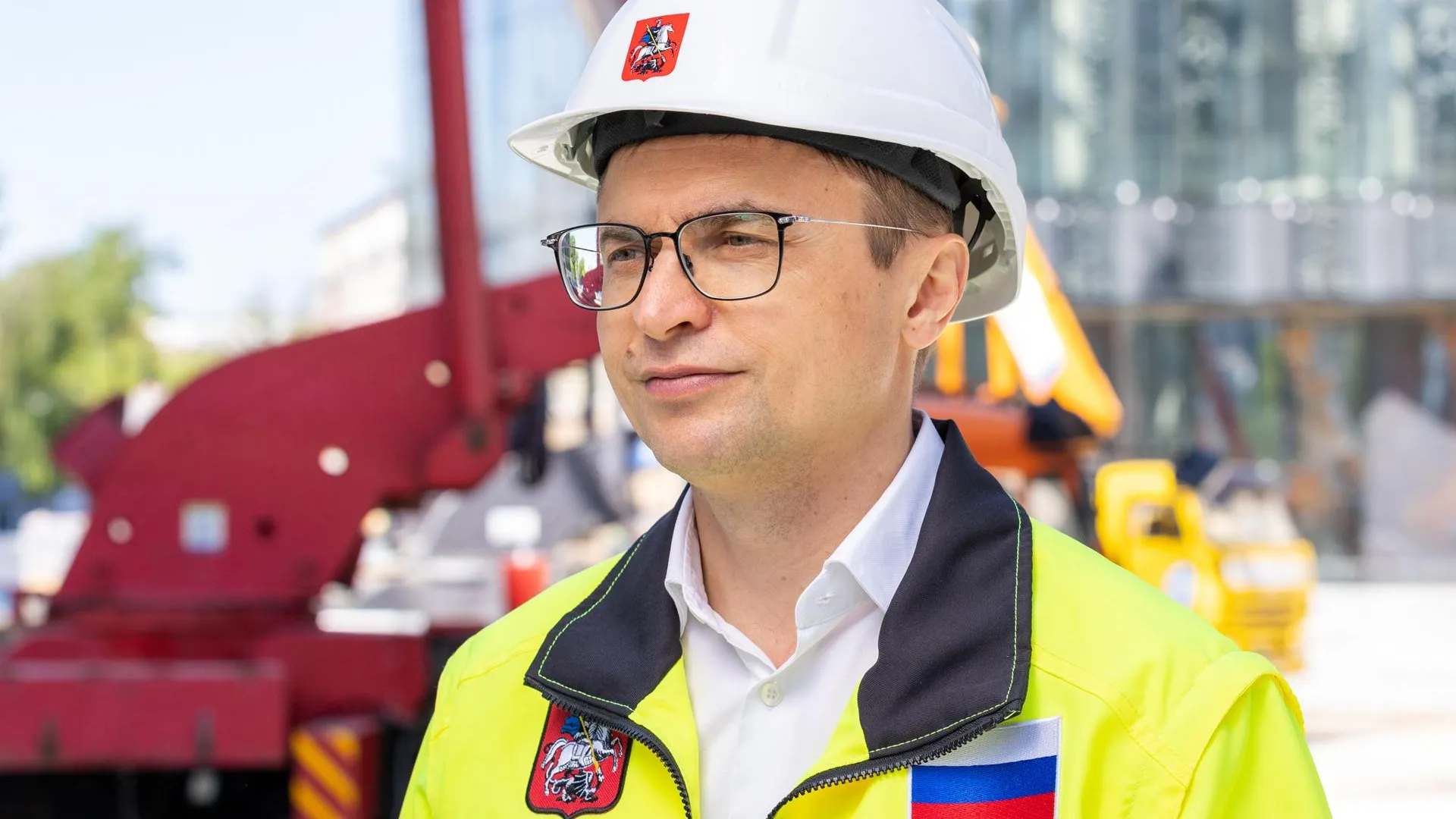 Загрутдинов: завершено остекление здания новой школы в районе Богородское