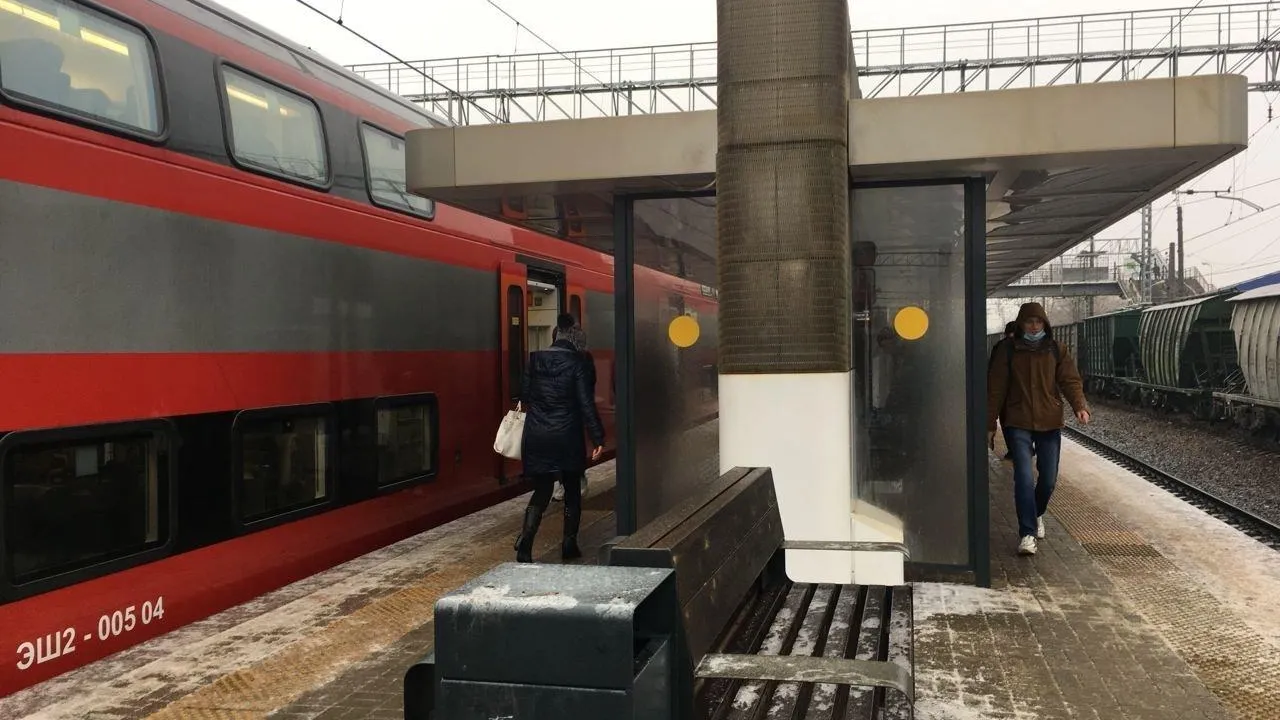 Подмосковные электрички курсируют в штатном режиме в снегопад