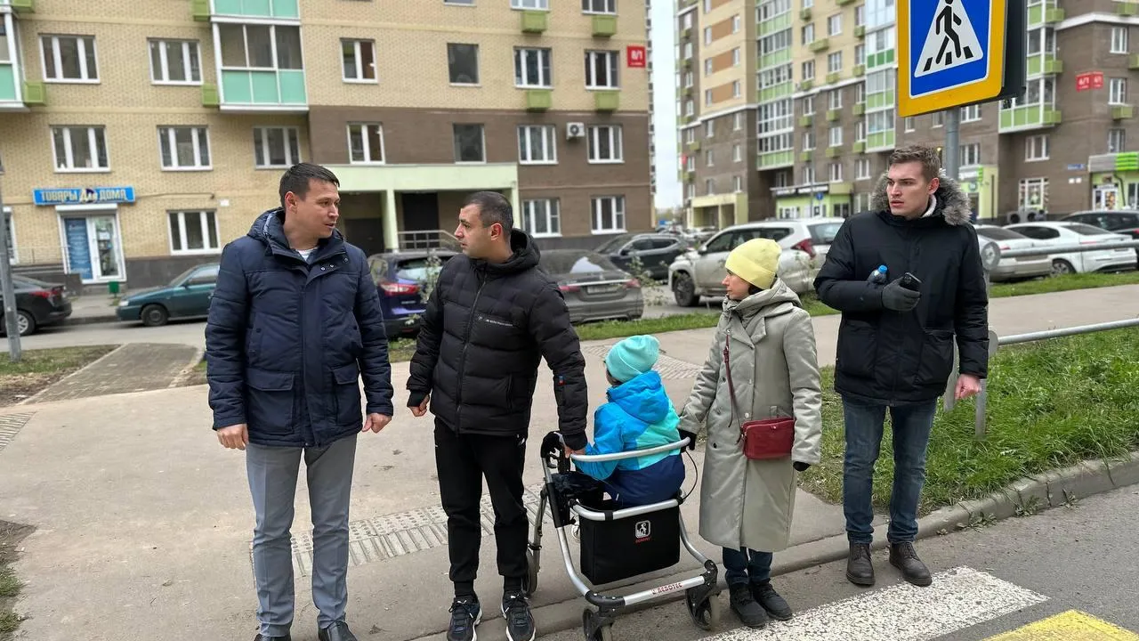В Люберцах оборудуют 5 бордюрных пандусов на тротуарах для маломобильных граждан