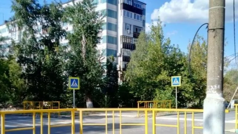 Ограждения появились у двух школ и детского сада в микрорайоне Южный Котельников