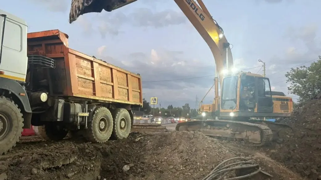 В Мытищах начали укладывать щебеночное основание на Осташковском шоссе