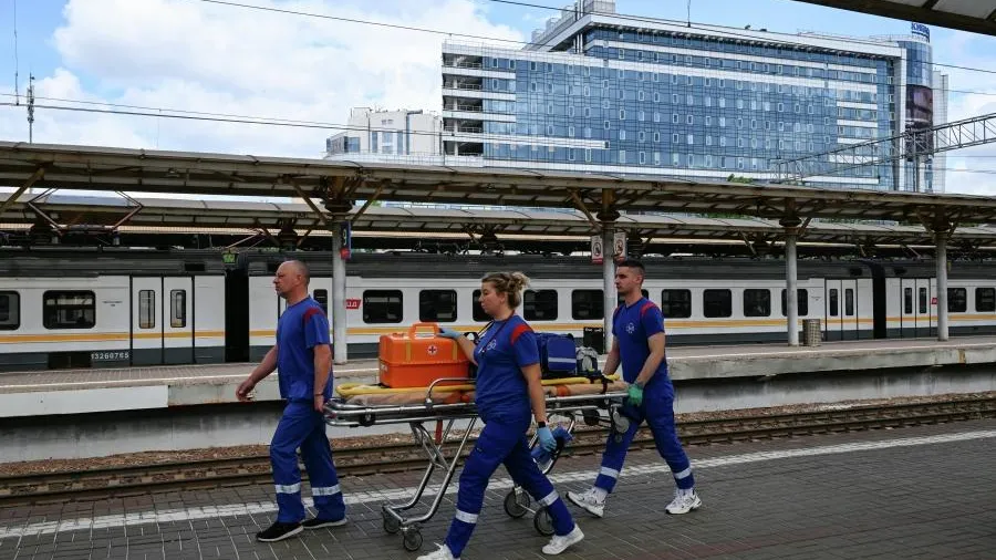 Еще одного малыша скоро доставят в Москву с места ЧП с поездом под Брянском