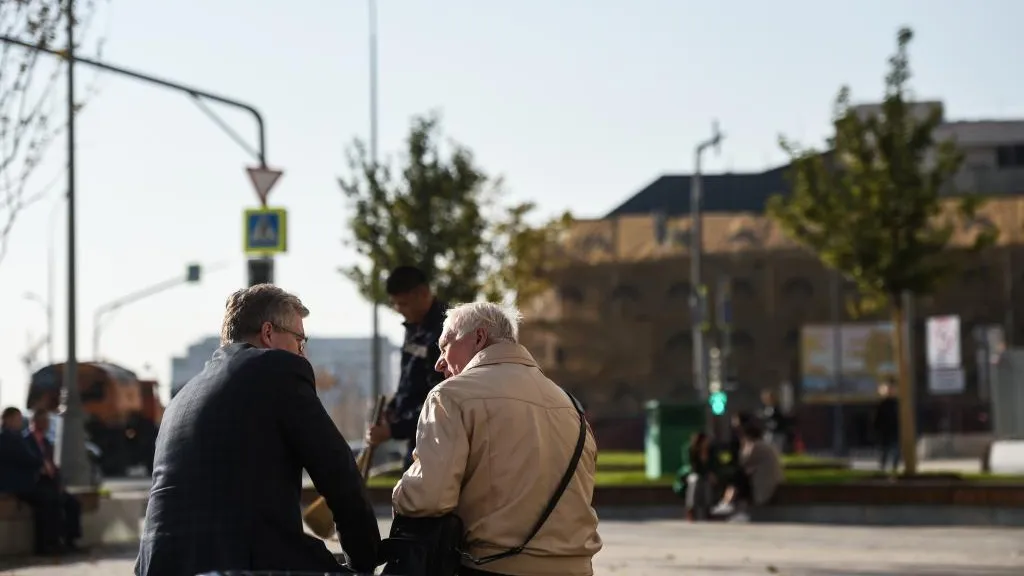 Долгожители Подмосковья, отмечающие юбилеи, получат памятные подарки от губернатора