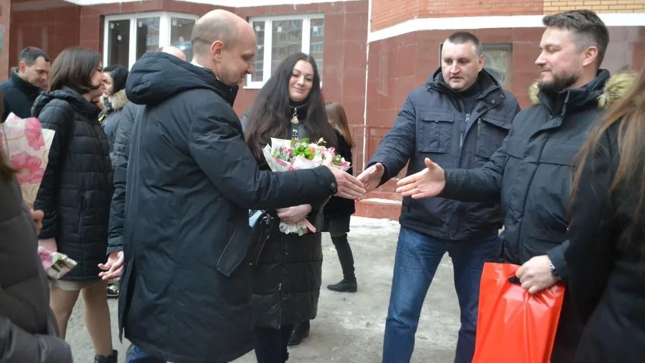 Дмитрий Абаренов вручил ключи дольщикам ЖК «Зеленые аллеи» в Видном