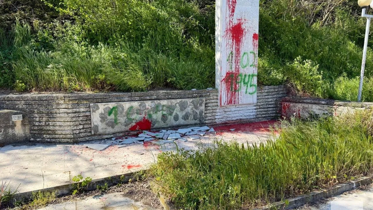 Монумент экипажу подлодки «Щ-211» в районе Варны подвергся акту вандализма