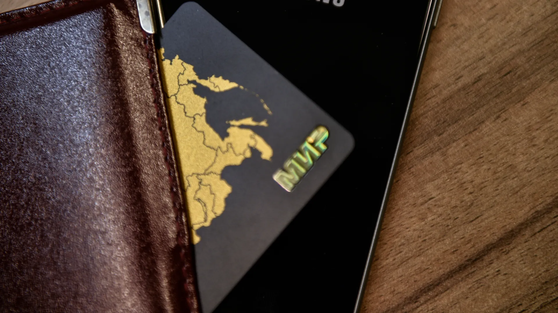 Тарифы за обслуживание карт вырастут в РФ после ввода НДС на банковские комиссии