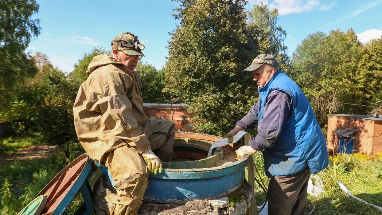 В Солнечногорске промывают резервуар воды для микрорайона Рекинцо
