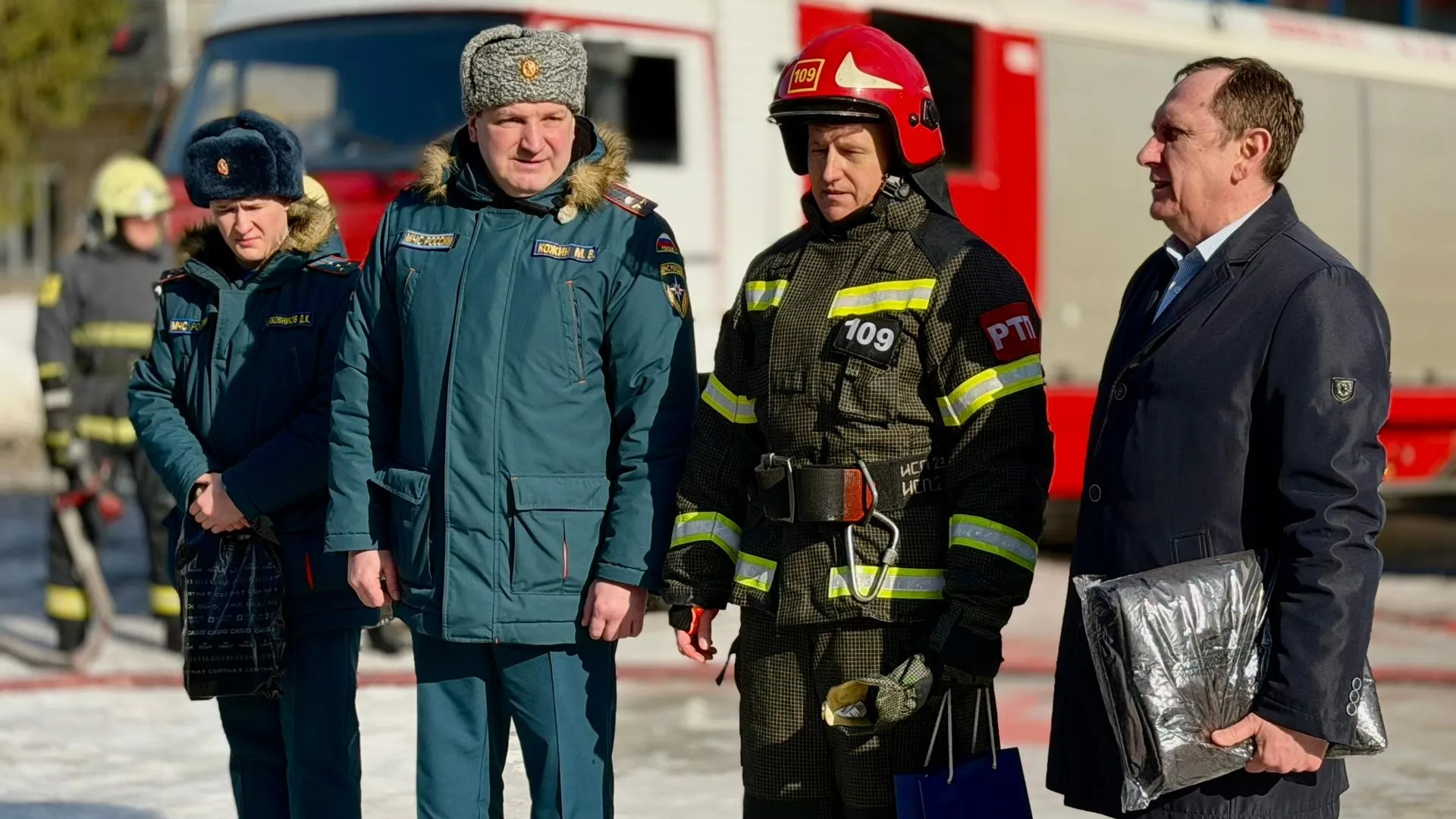 В Апрелевке проводили на пенсию начальника пожарной части