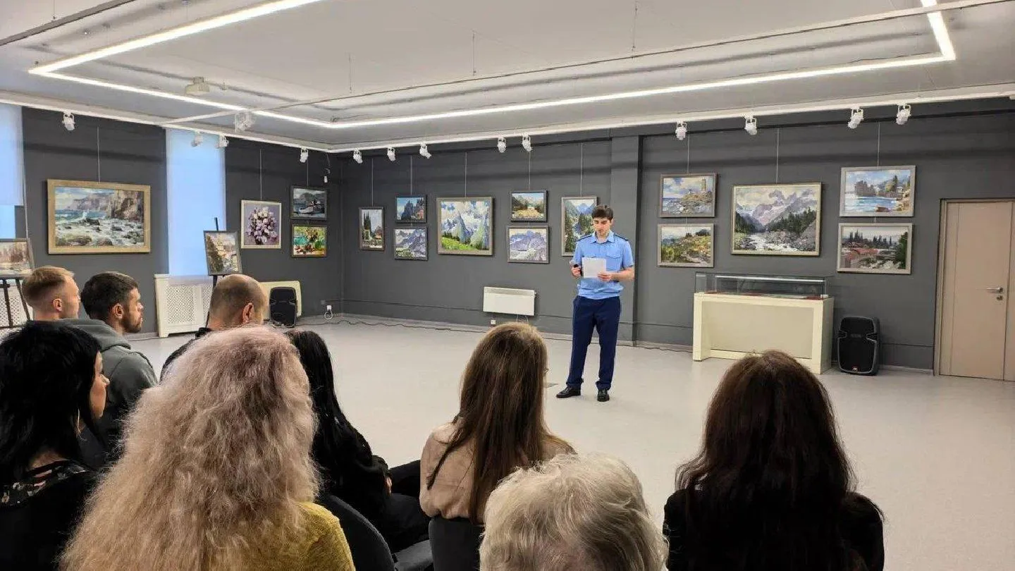 Жителям Дмитрова дали совет, как уберечь своих детей от кибермошенников